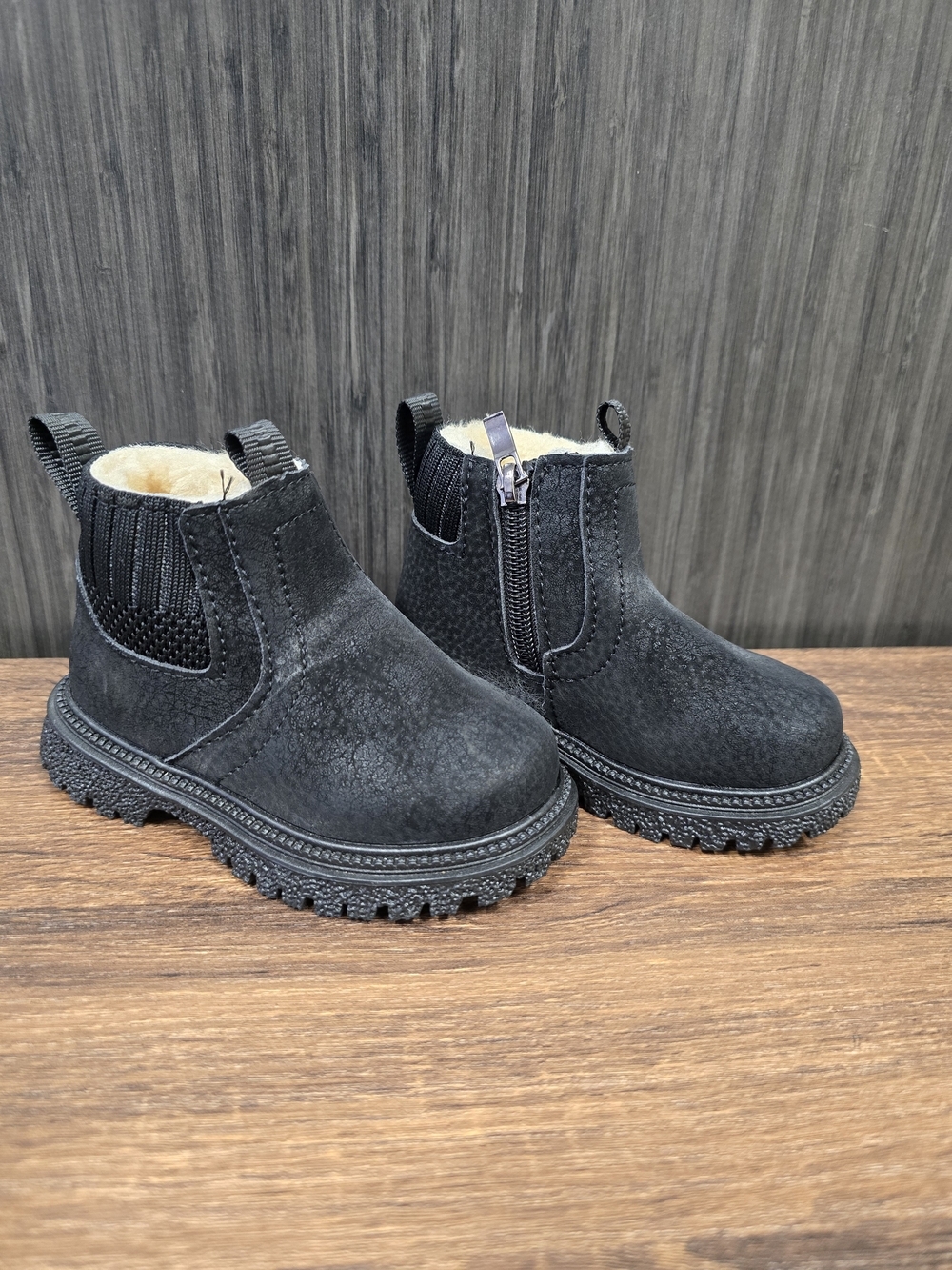 Toddler Black Faux Fur Lined Chelsea Boots Size 22 (6-6.5) Side Zip Winter Boots